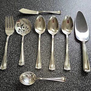 1847 Rogers Bros CROMWELL 1912 Intl. Silver Plate XS Triple 8 Serving pcs